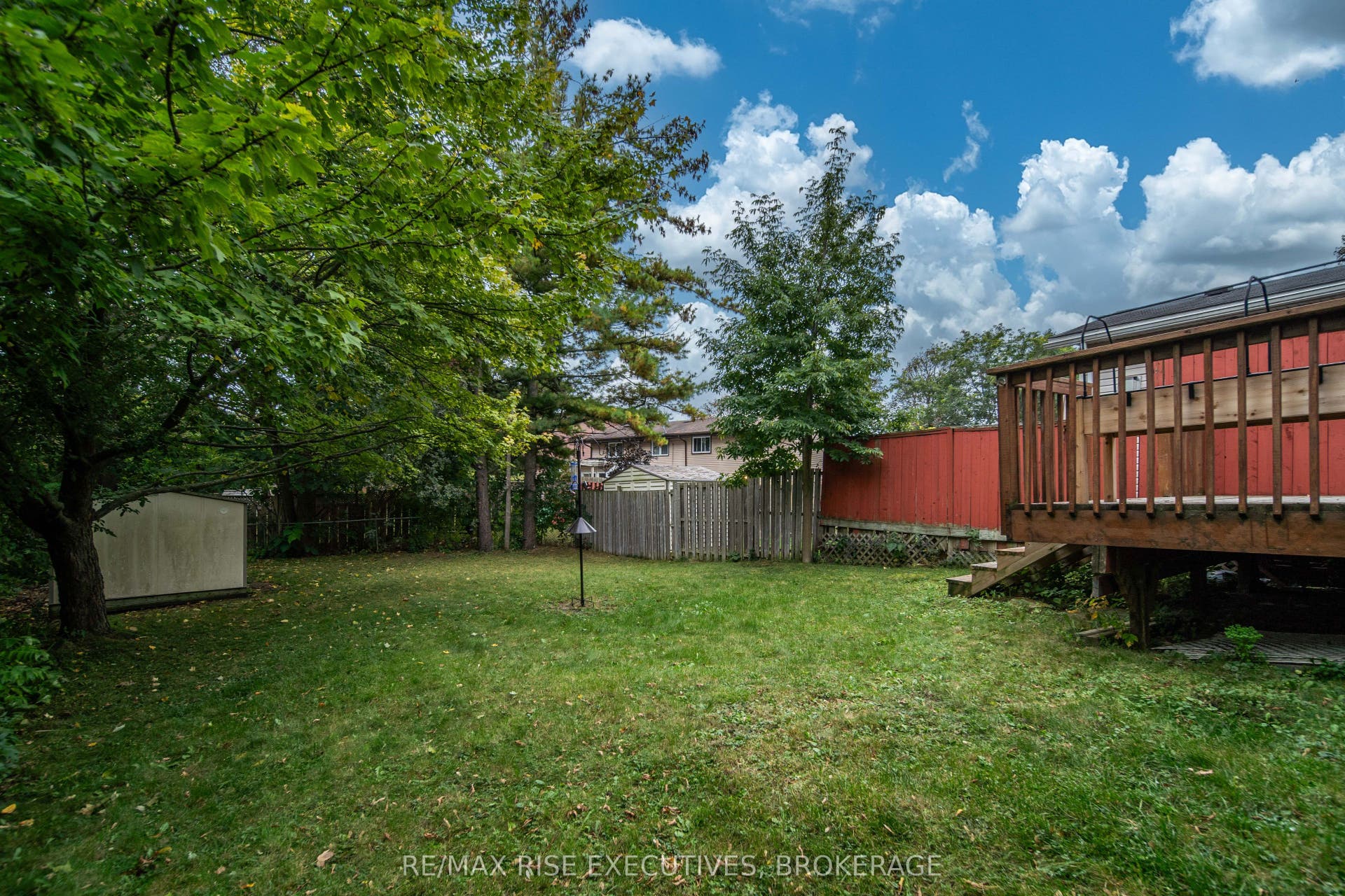 18 Carriage Court Avenue, Kingston, Frontenac ON K7K 5X2 18 Carriage Court Avenue, Kingston, Frontenac ON K7K 5X2