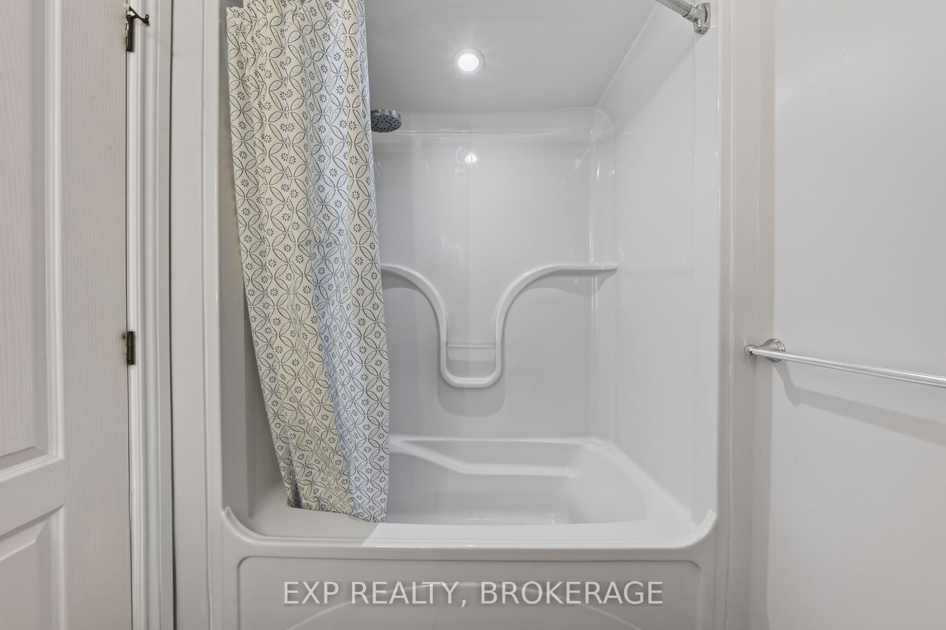 5005 Fox Run Place, Kingston, Frontenac ON K7P 0E4 5005 Fox Run Place, Kingston, Frontenac ON K7P 0E4