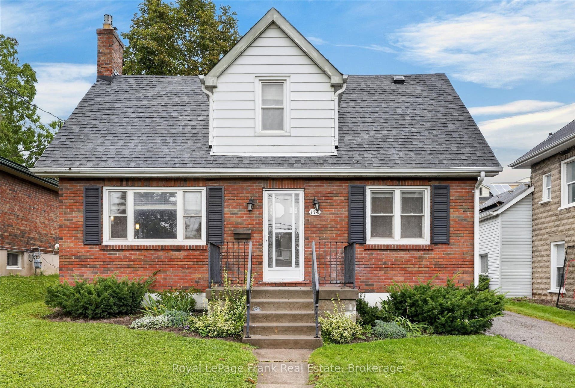 174 Sophia Street, Peterborough, Peterborough ON K9H 1E5