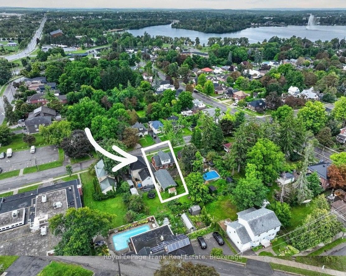 174 Sophia Street, Peterborough, Peterborough ON K9H 1E5
