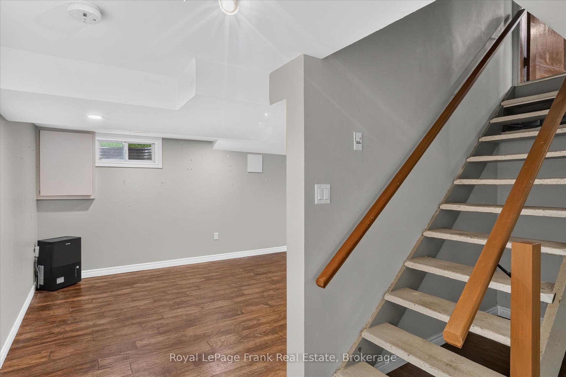 174 Sophia Street, Peterborough, Peterborough ON K9H 1E5