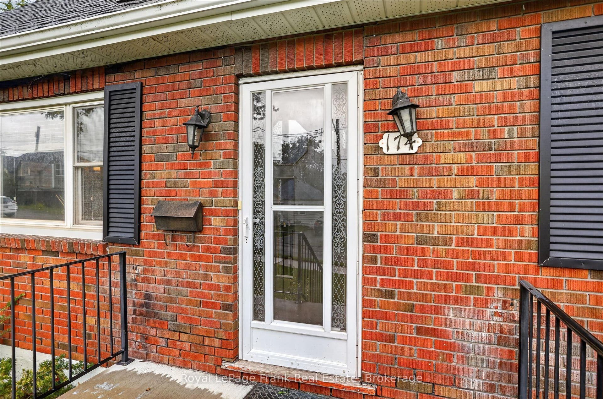 174 Sophia Street, Peterborough, Peterborough ON K9H 1E5