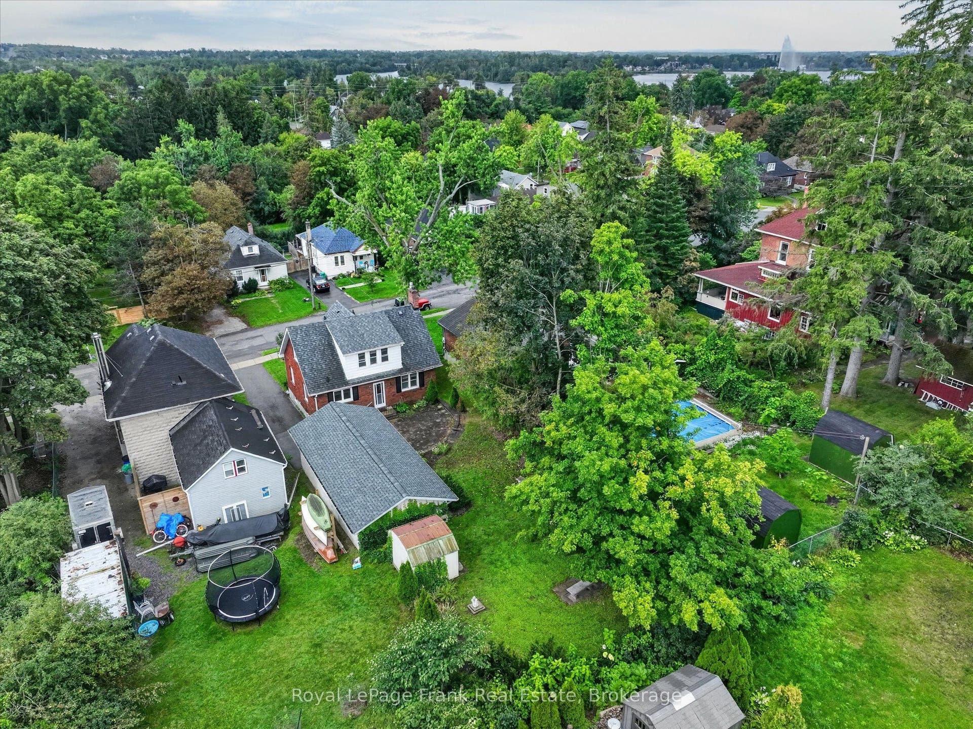 174 Sophia Street, Peterborough, Peterborough ON K9H 1E5
