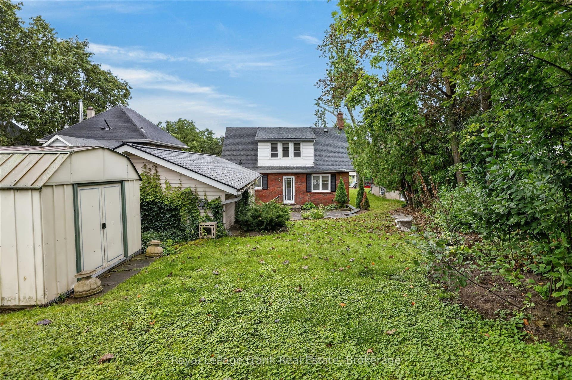 174 Sophia Street, Peterborough, Peterborough ON K9H 1E5