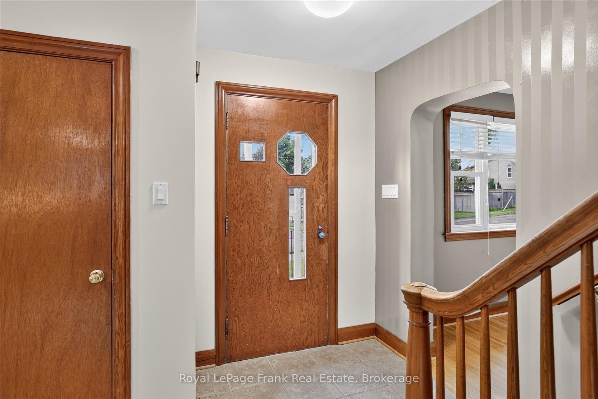 174 Sophia Street, Peterborough, Peterborough ON K9H 1E5