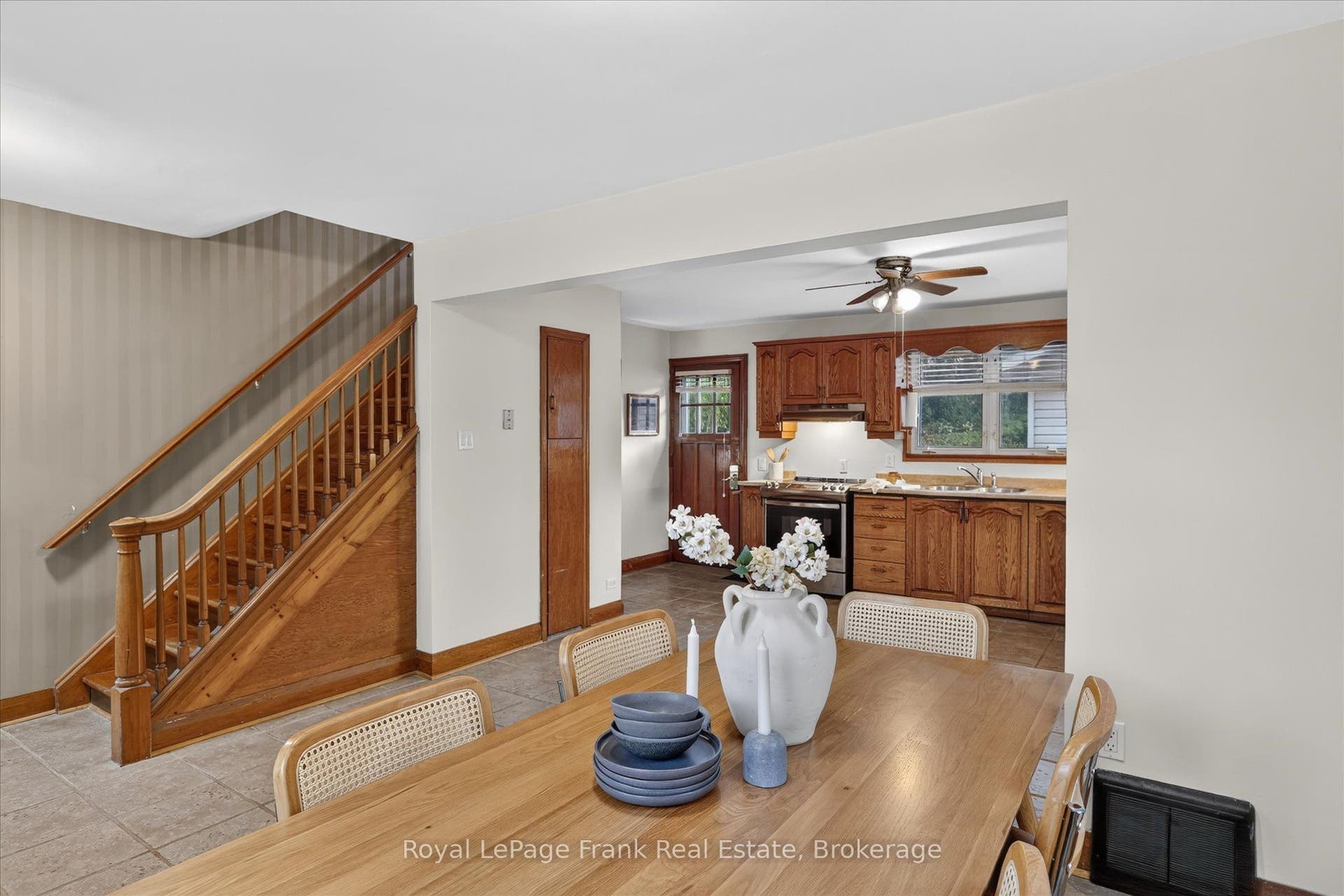 174 Sophia Street, Peterborough, Peterborough ON K9H 1E5