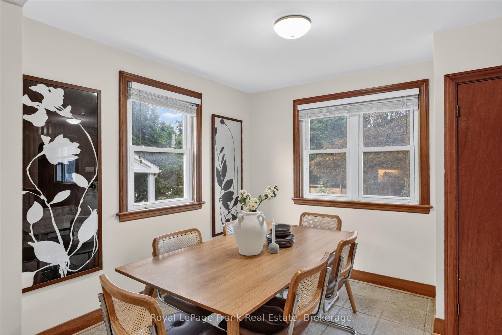 174 Sophia Street, Peterborough, Peterborough ON K9H 1E5