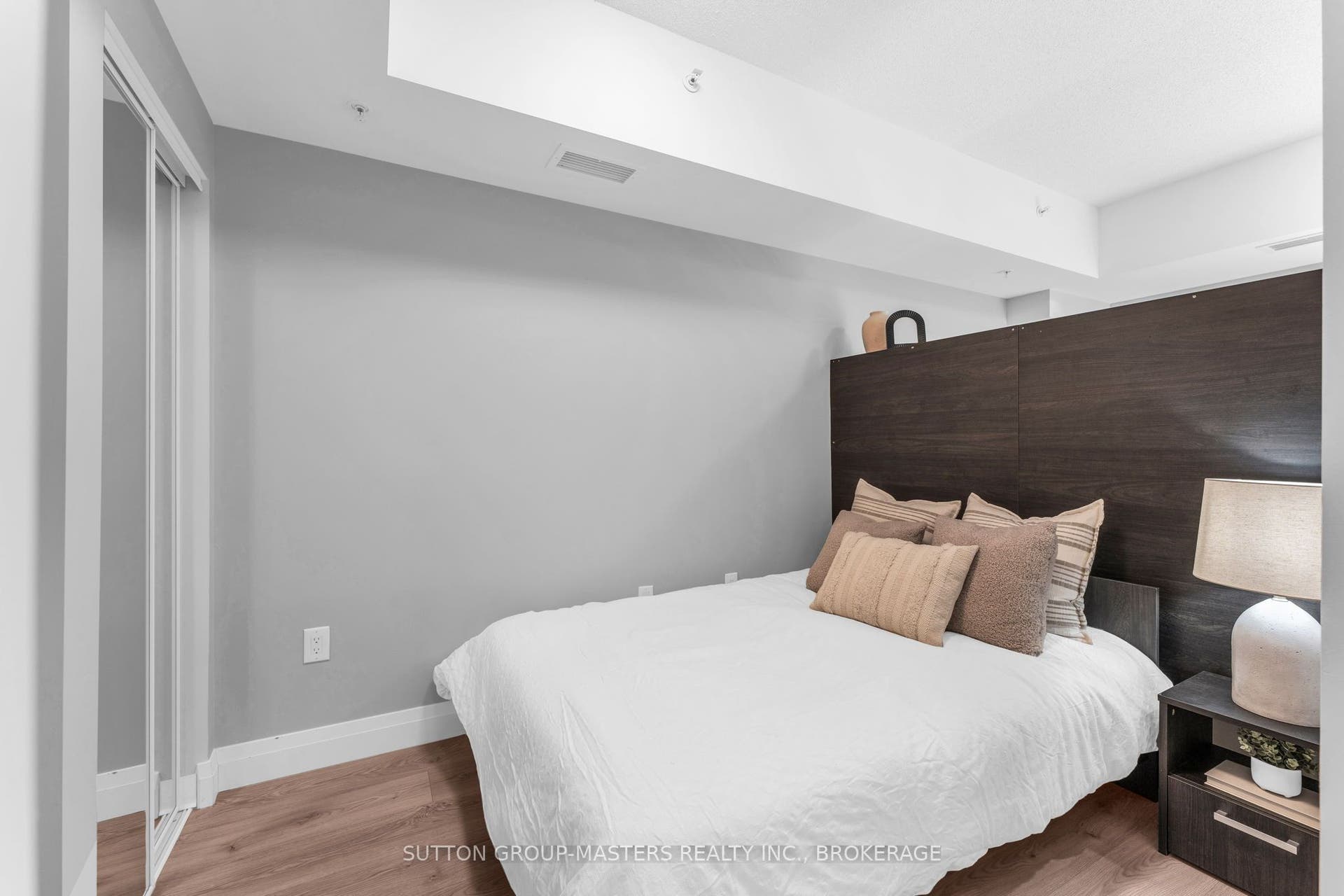 652 Princess Street, #211, Kingston, Frontenac ON K7L 1E5