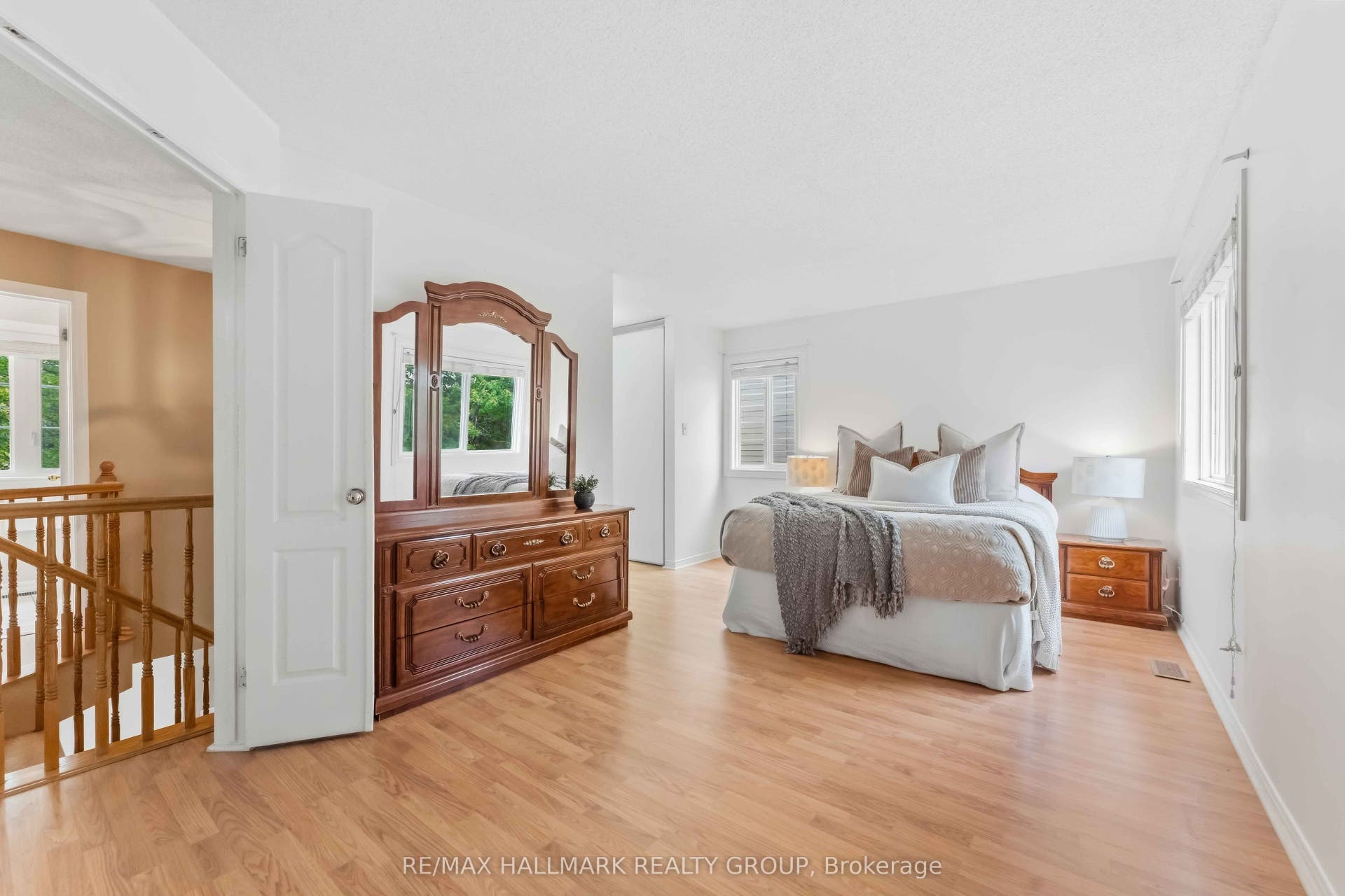 2053 ROLLING BROOK Drive, Orleans - Convent Glen And Area, Ottawa ON K1W 1C9