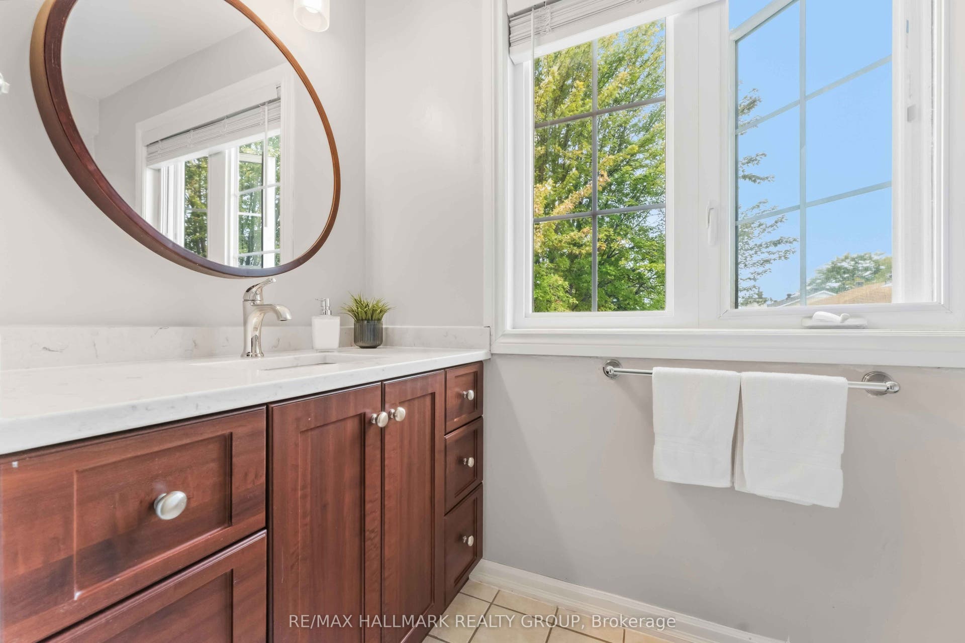 2053 ROLLING BROOK Drive, Orleans - Convent Glen And Area, Ottawa ON K1W 1C9