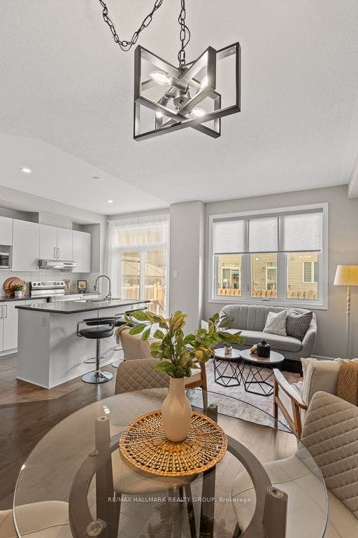 523 Thimbleberry Row, Orleans - Cumberland And Area, Ottawa ON K4A 1C2