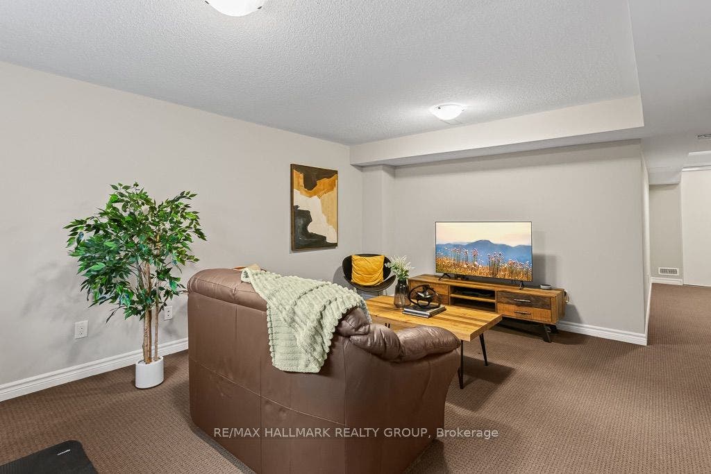 523 Thimbleberry Row, Orleans - Cumberland And Area, Ottawa ON K4A 1C2