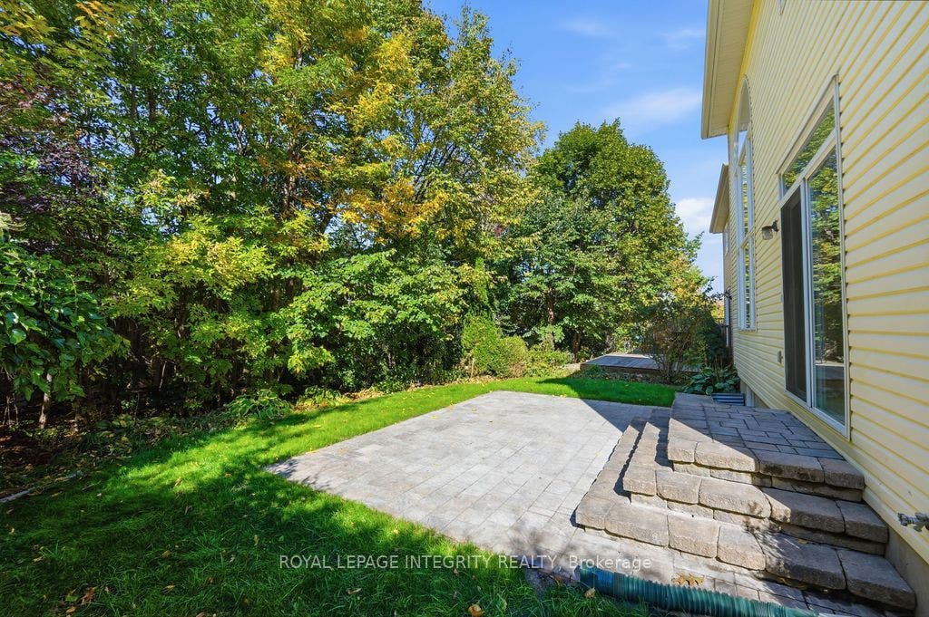 92 Maricona Way, Kanata, Ottawa ON K2T 1H3