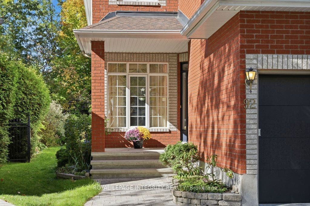 92 Maricona Way, Kanata, Ottawa ON K2T 1H3
