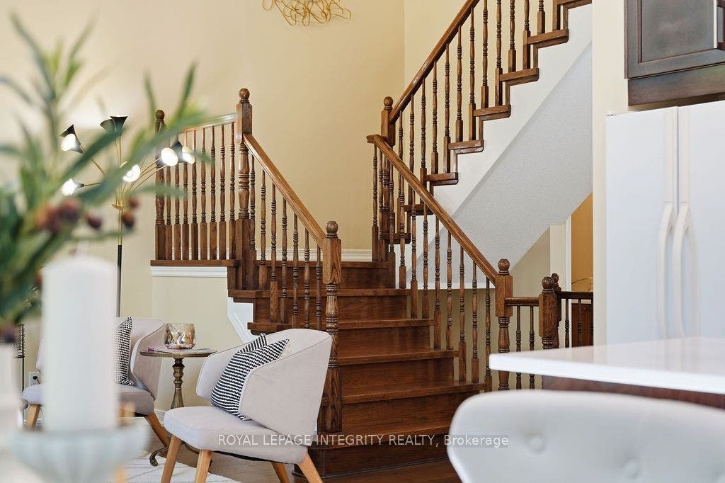 92 Maricona Way, Kanata, Ottawa ON K2T 1H3