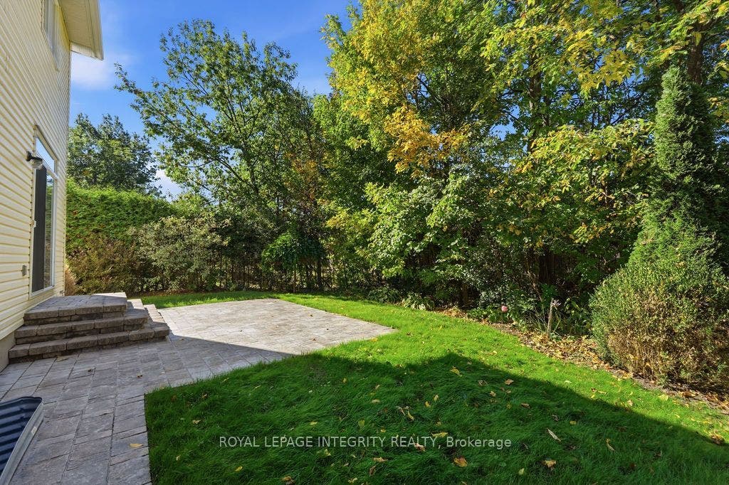 92 Maricona Way, Kanata, Ottawa ON K2T 1H3