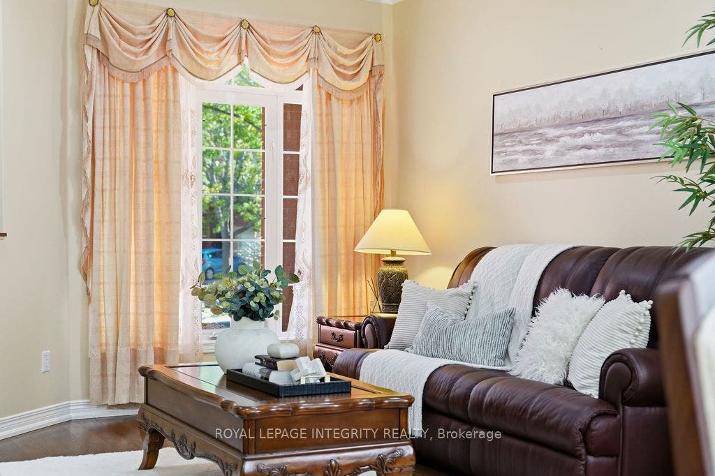 92 Maricona Way, Kanata, Ottawa ON K2T 1H3