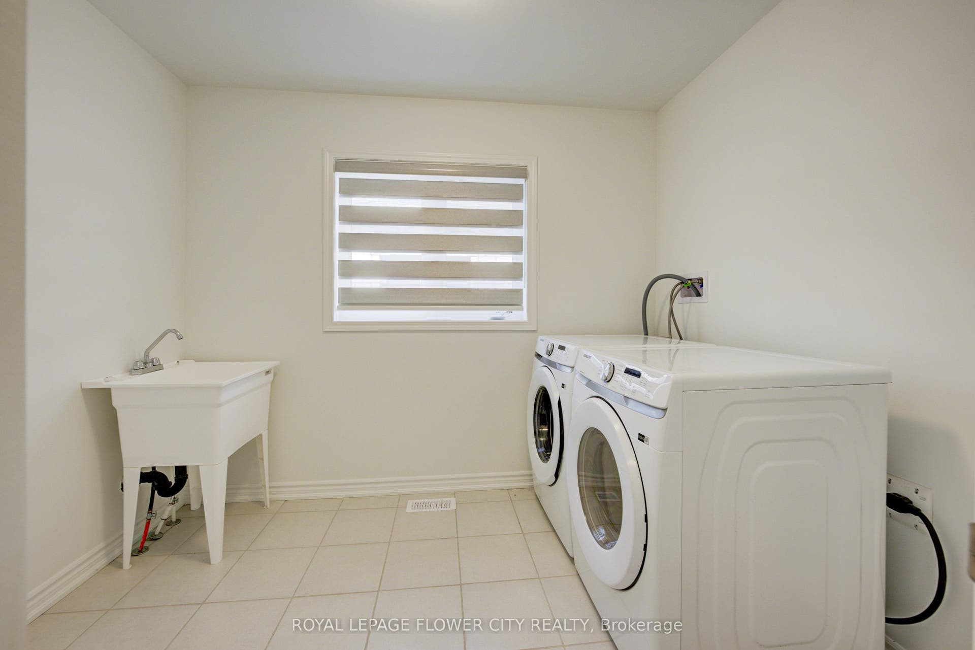 51 William Nador Street, Kitchener, Waterloo ON N2E 3X8 51 William Nador Street, Kitchener, Waterloo ON N2E 3X8