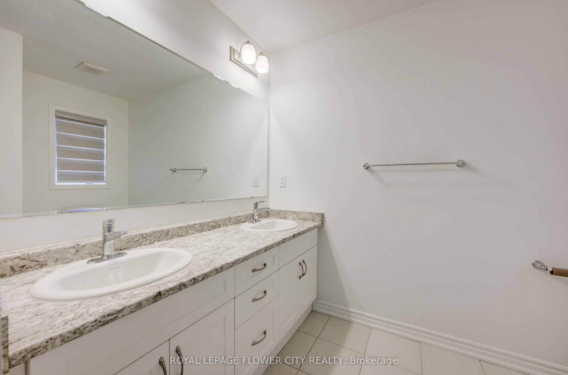 51 William Nador Street, Kitchener, Waterloo ON N2E 3X8 51 William Nador Street, Kitchener, Waterloo ON N2E 3X8
