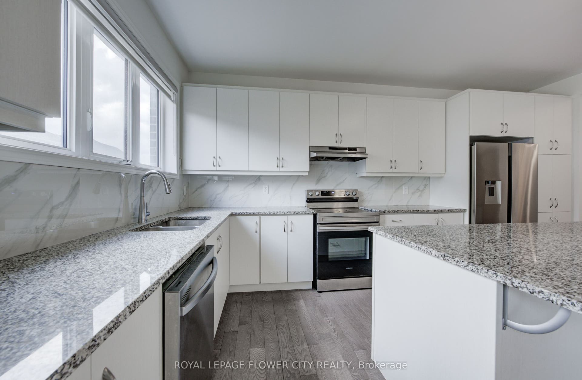 51 William Nador Street, Kitchener, Waterloo ON N2E 3X8 51 William Nador Street, Kitchener, Waterloo ON N2E 3X8