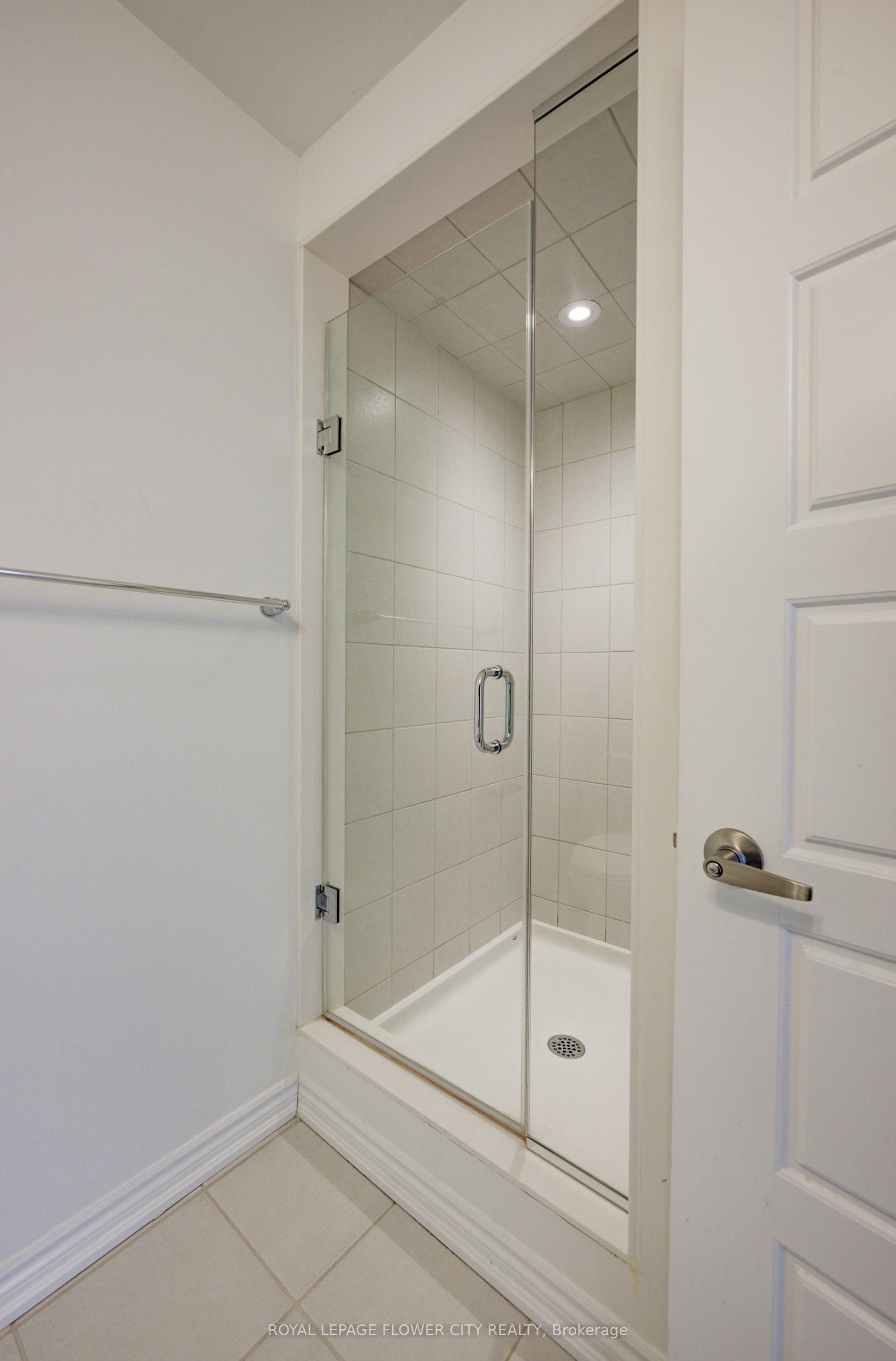 51 William Nador Street, Kitchener, Waterloo ON N2E 3X8 51 William Nador Street, Kitchener, Waterloo ON N2E 3X8