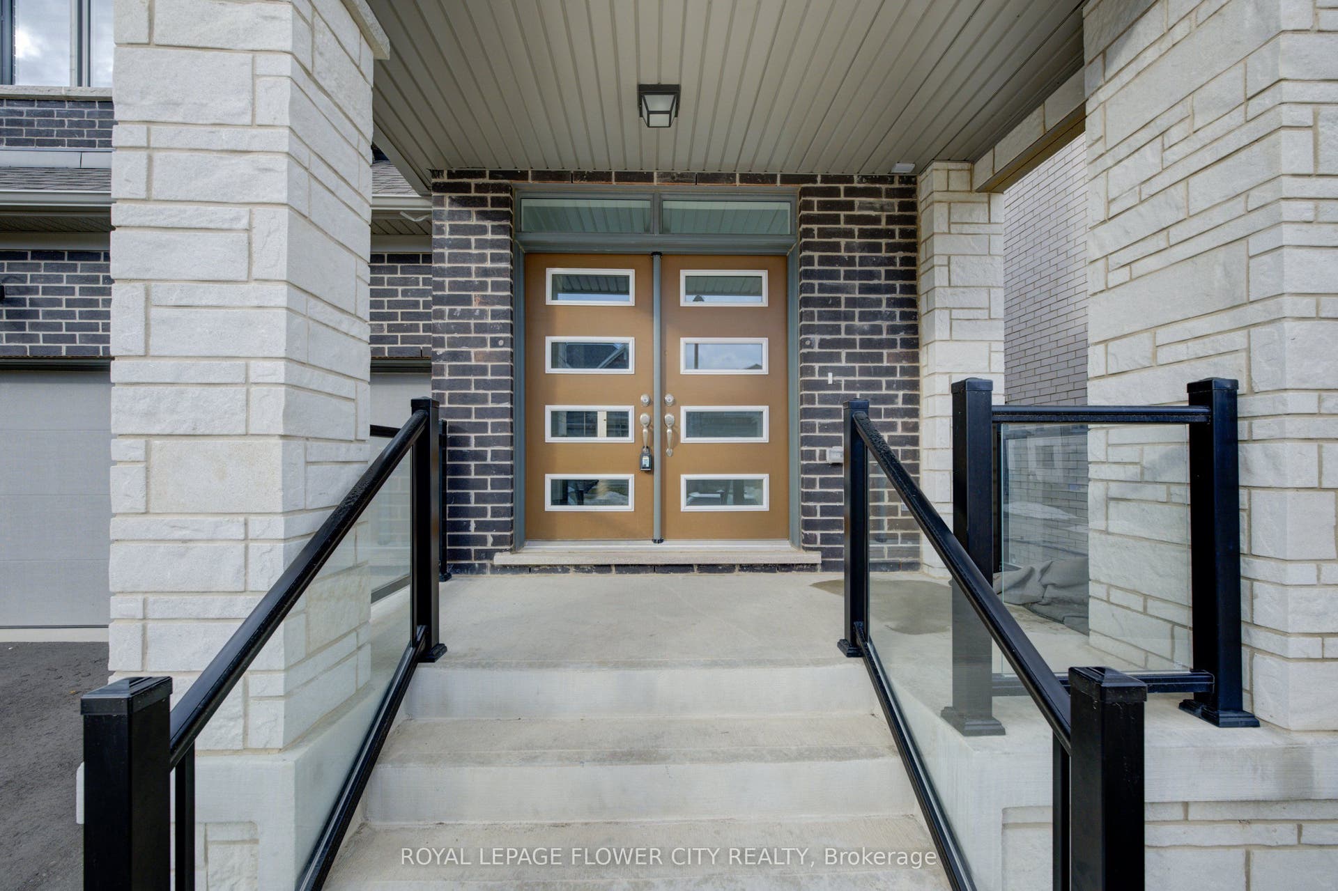51 William Nador Street, Kitchener, Waterloo ON N2E 3X8 51 William Nador Street, Kitchener, Waterloo ON N2E 3X8