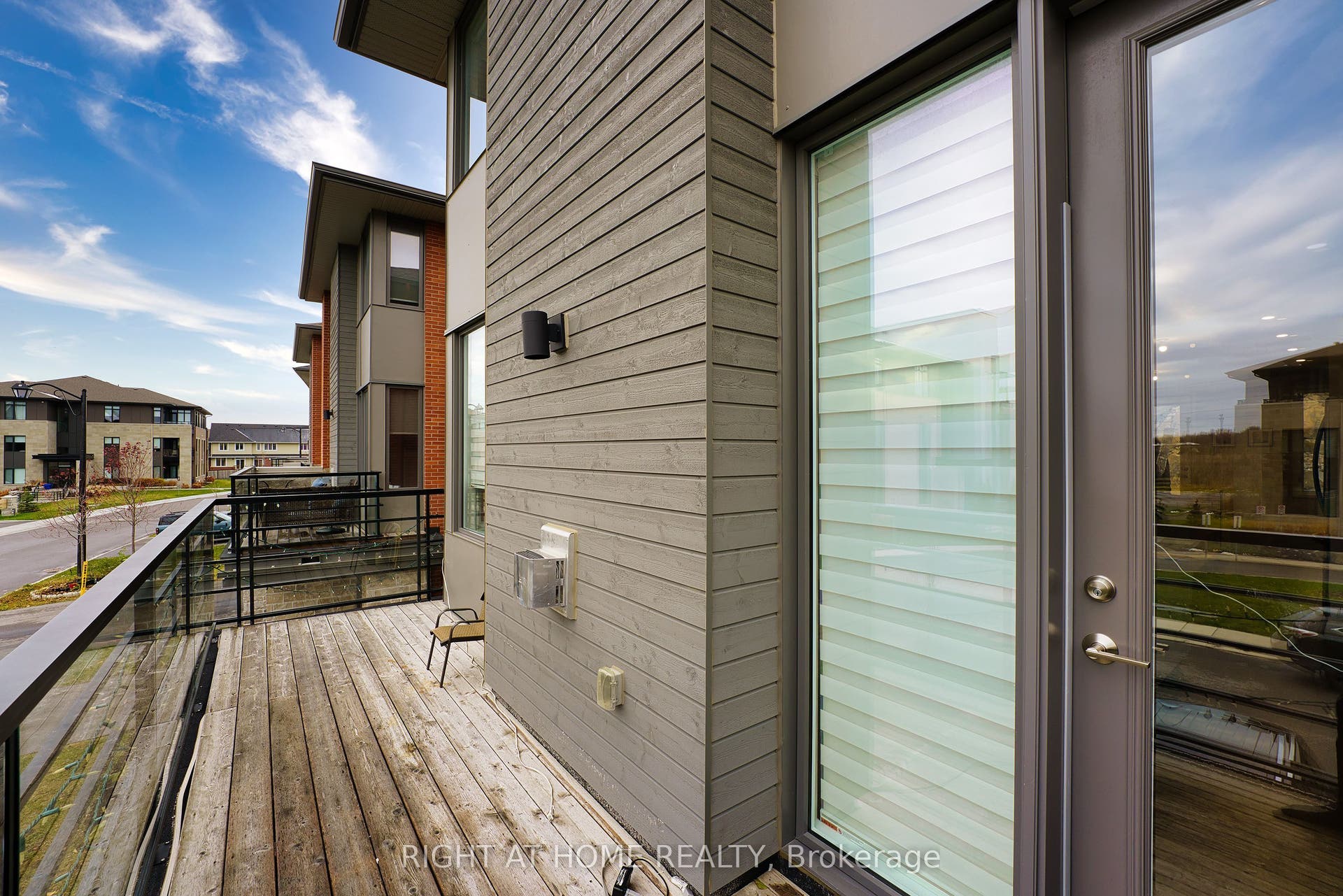 153 BOUNDSTONE Way, Kanata, Ottawa ON K2T 0M5 153 BOUNDSTONE Way, Kanata, Ottawa ON K2T 0M5