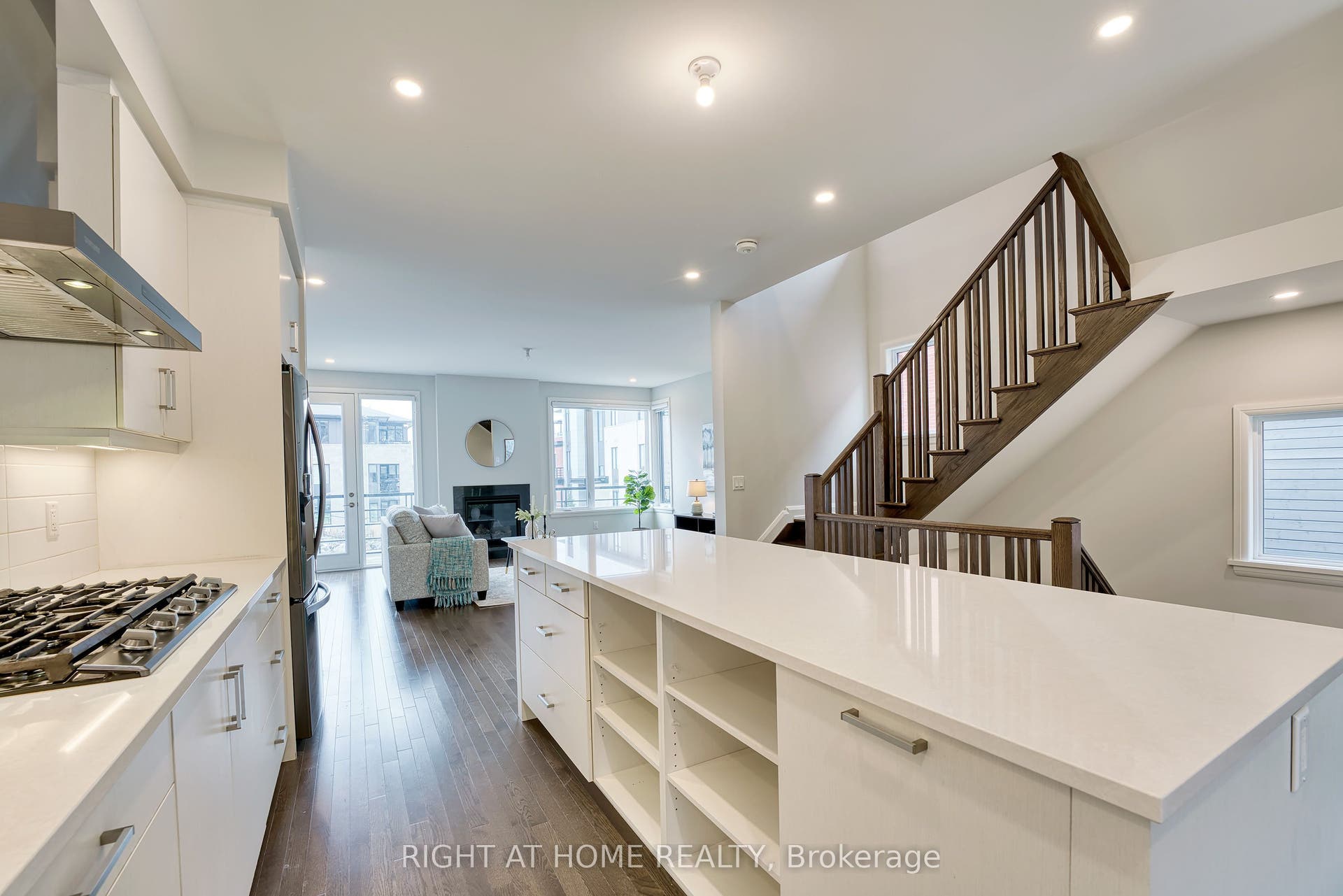 153 BOUNDSTONE Way, Kanata, Ottawa ON K2T 0M5 153 BOUNDSTONE Way, Kanata, Ottawa ON K2T 0M5