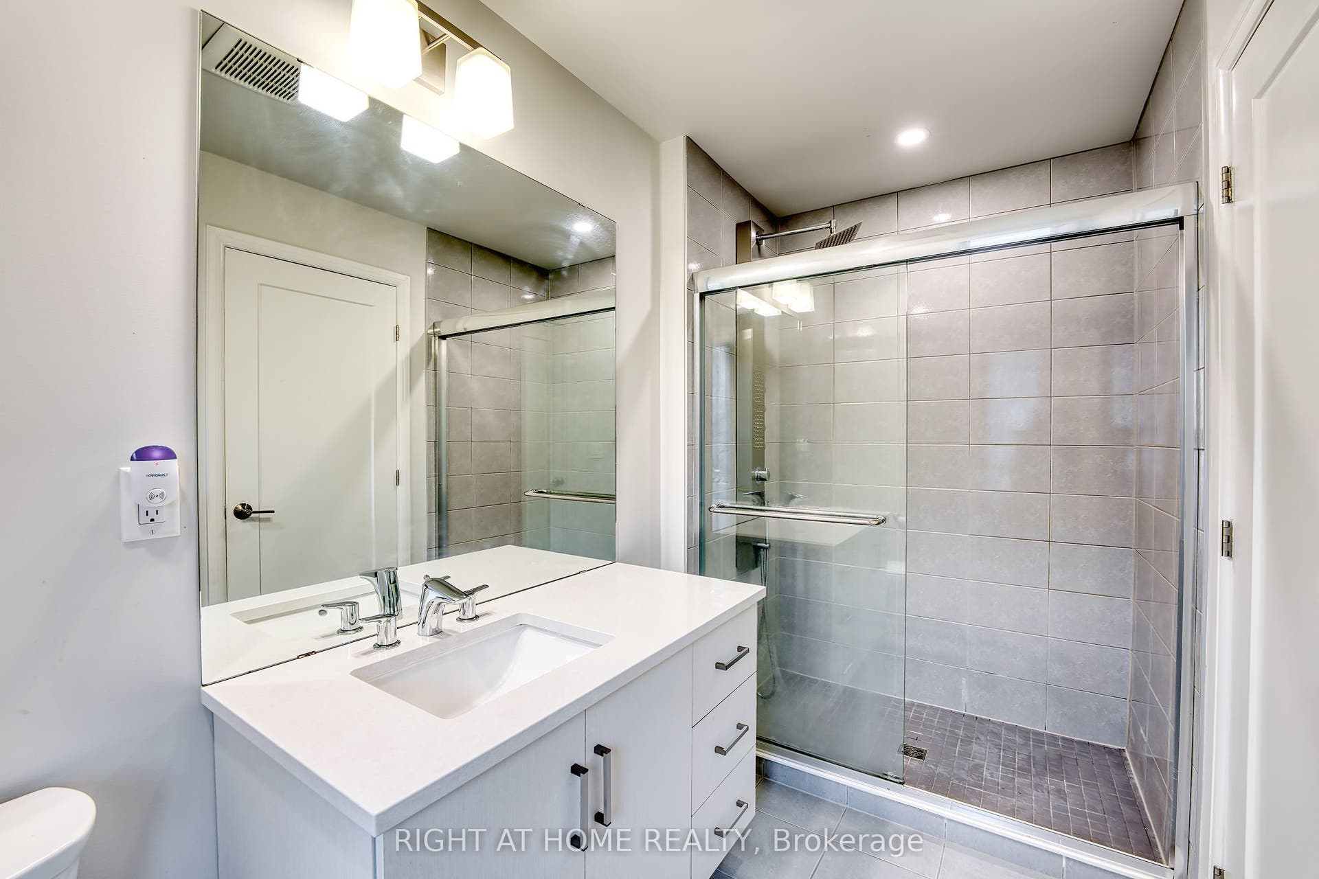 153 BOUNDSTONE Way, Kanata, Ottawa ON K2T 0M5 153 BOUNDSTONE Way, Kanata, Ottawa ON K2T 0M5