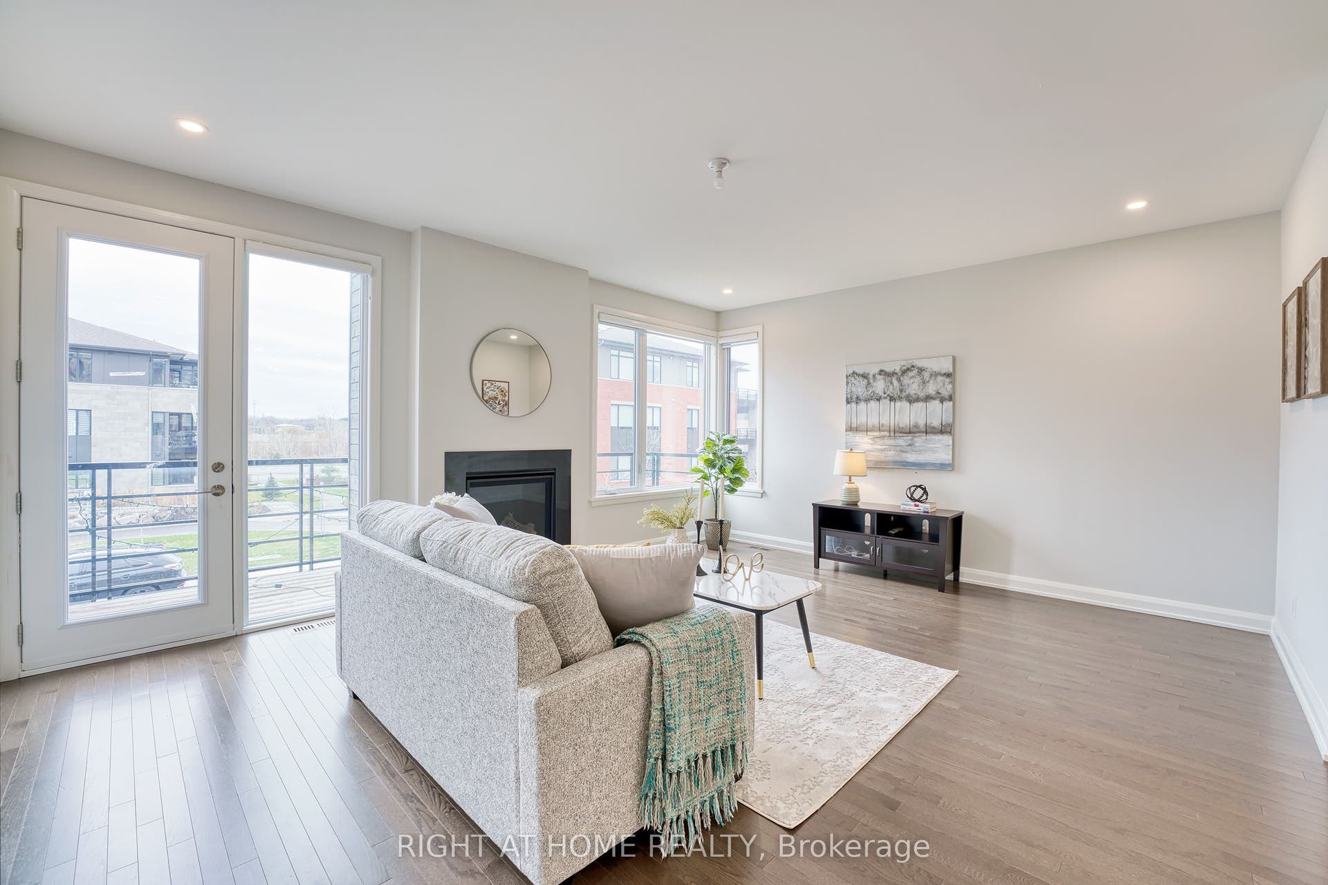 153 BOUNDSTONE Way, Kanata, Ottawa ON K2T 0M5 153 BOUNDSTONE Way, Kanata, Ottawa ON K2T 0M5