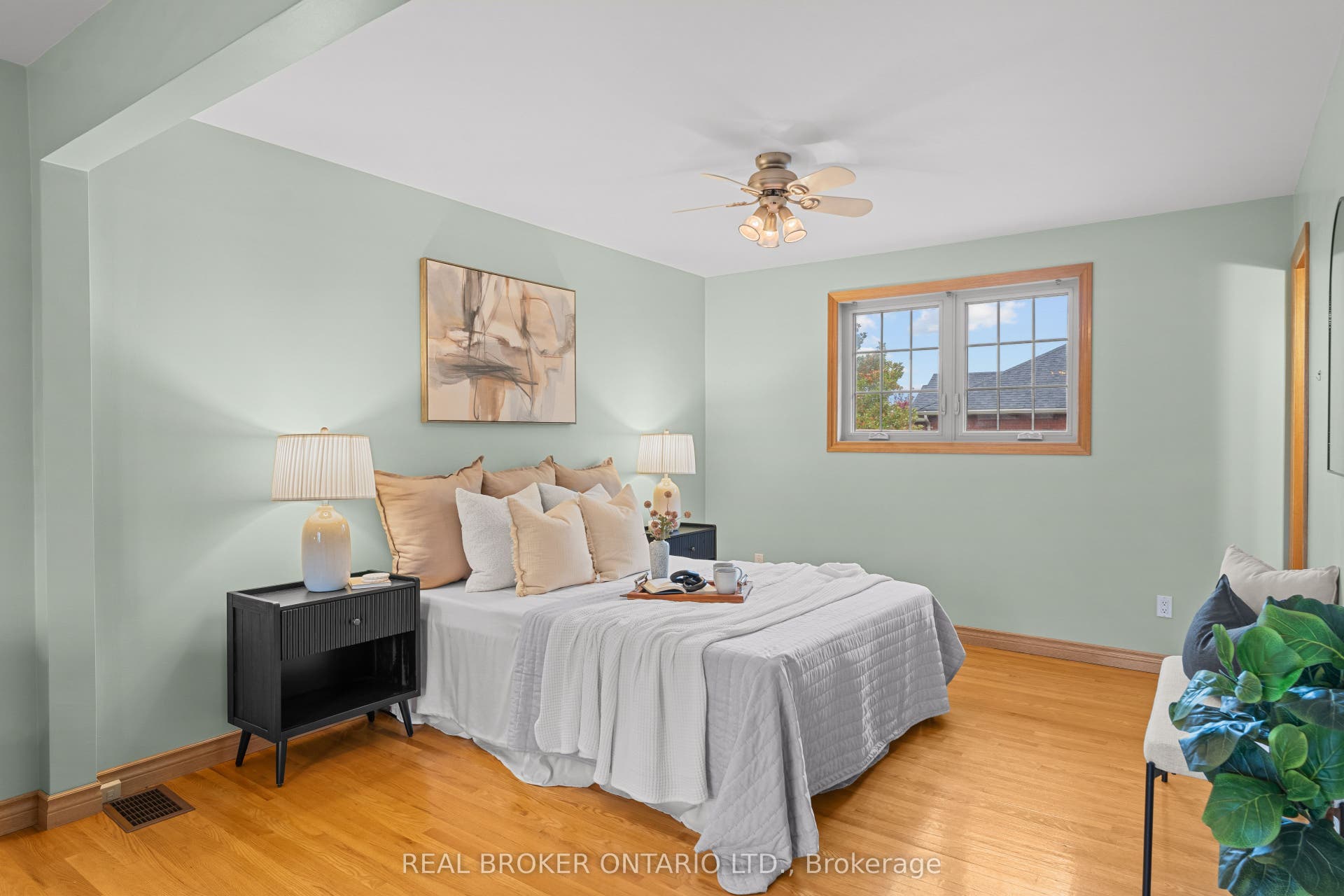 804 Pinewood Drive, Peterborough, Peterborough ON K9K 1L4