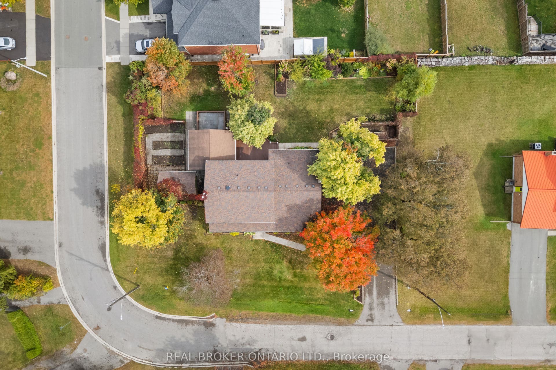 804 Pinewood Drive, Peterborough, Peterborough ON K9K 1L4