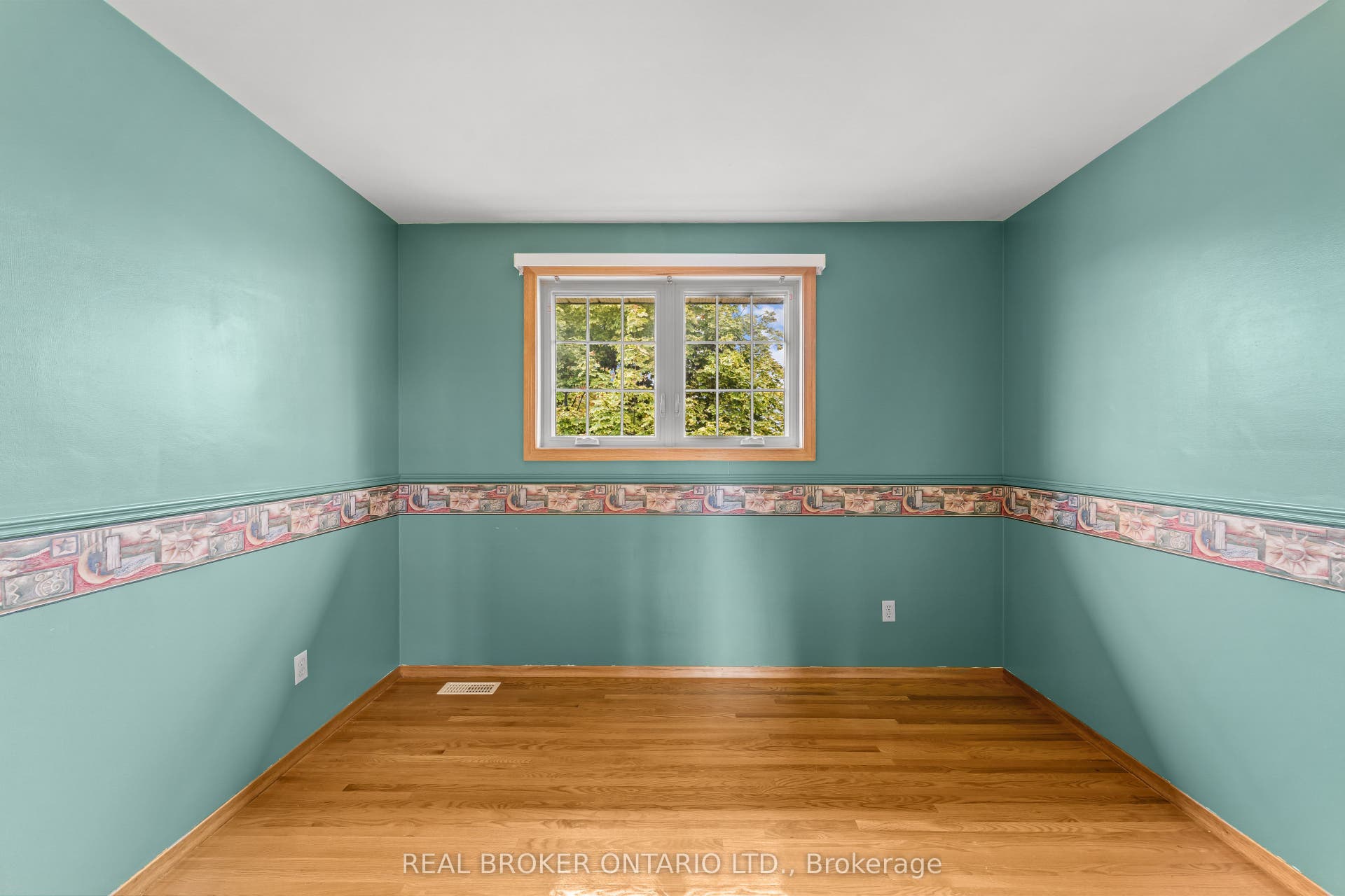 804 Pinewood Drive, Peterborough, Peterborough ON K9K 1L4