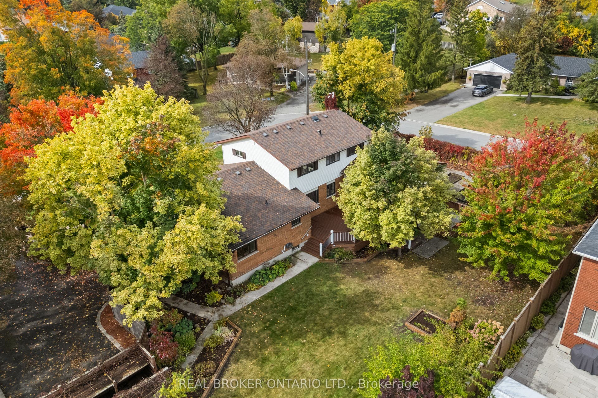 804 Pinewood Drive, Peterborough, Peterborough ON K9K 1L4