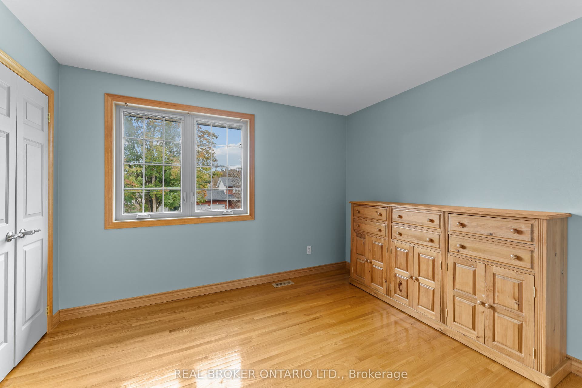 804 Pinewood Drive, Peterborough, Peterborough ON K9K 1L4