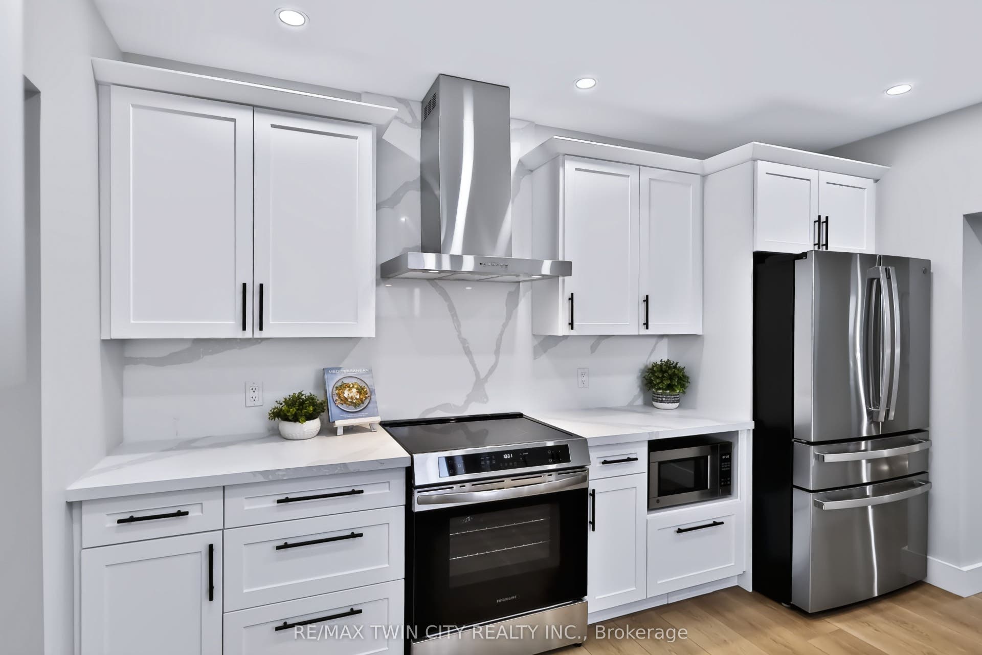 9 Walter Street, Brantford, Brantford ON N3S 1N4