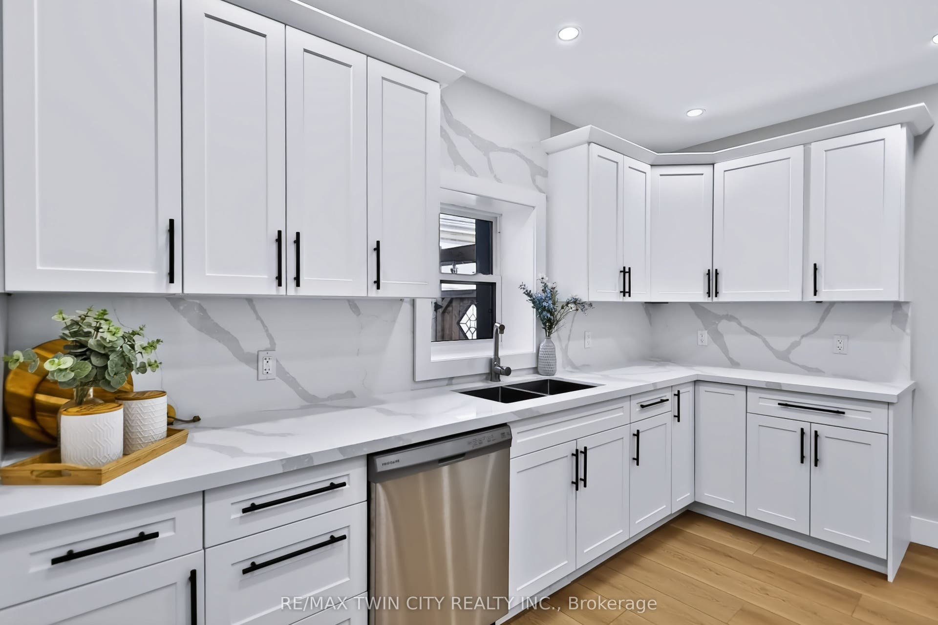 9 Walter Street, Brantford, Brantford ON N3S 1N4