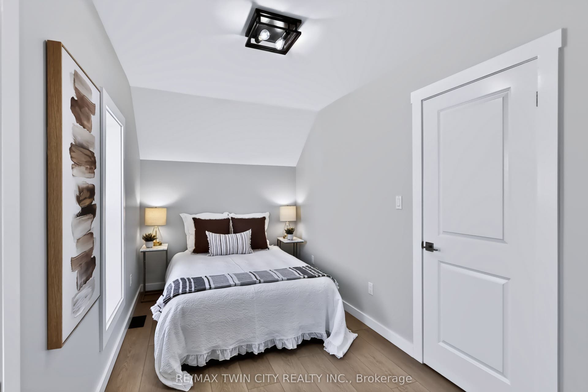 9 Walter Street, Brantford, Brantford ON N3S 1N4
