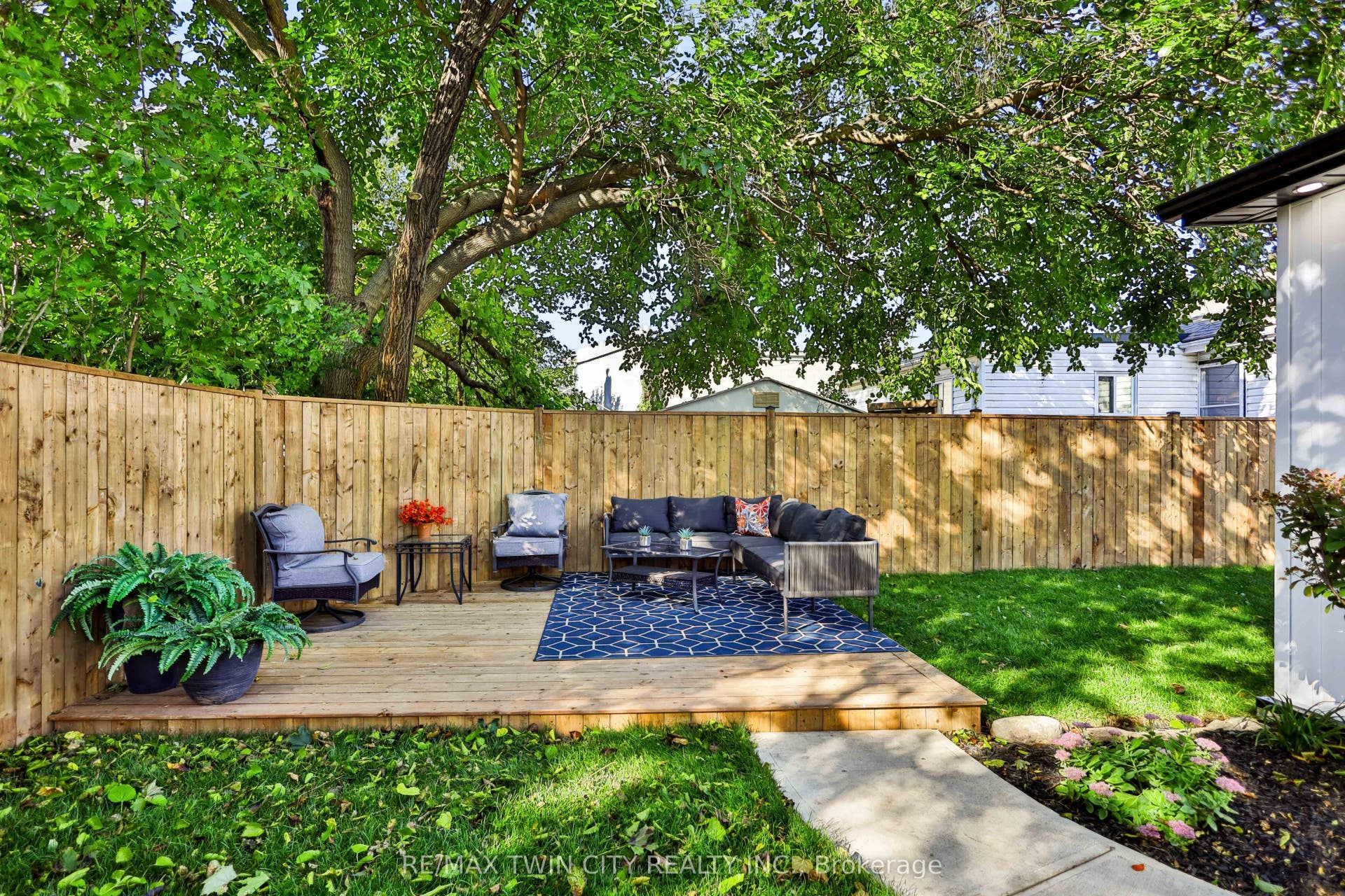 9 Walter Street, Brantford, Brantford ON N3S 1N4