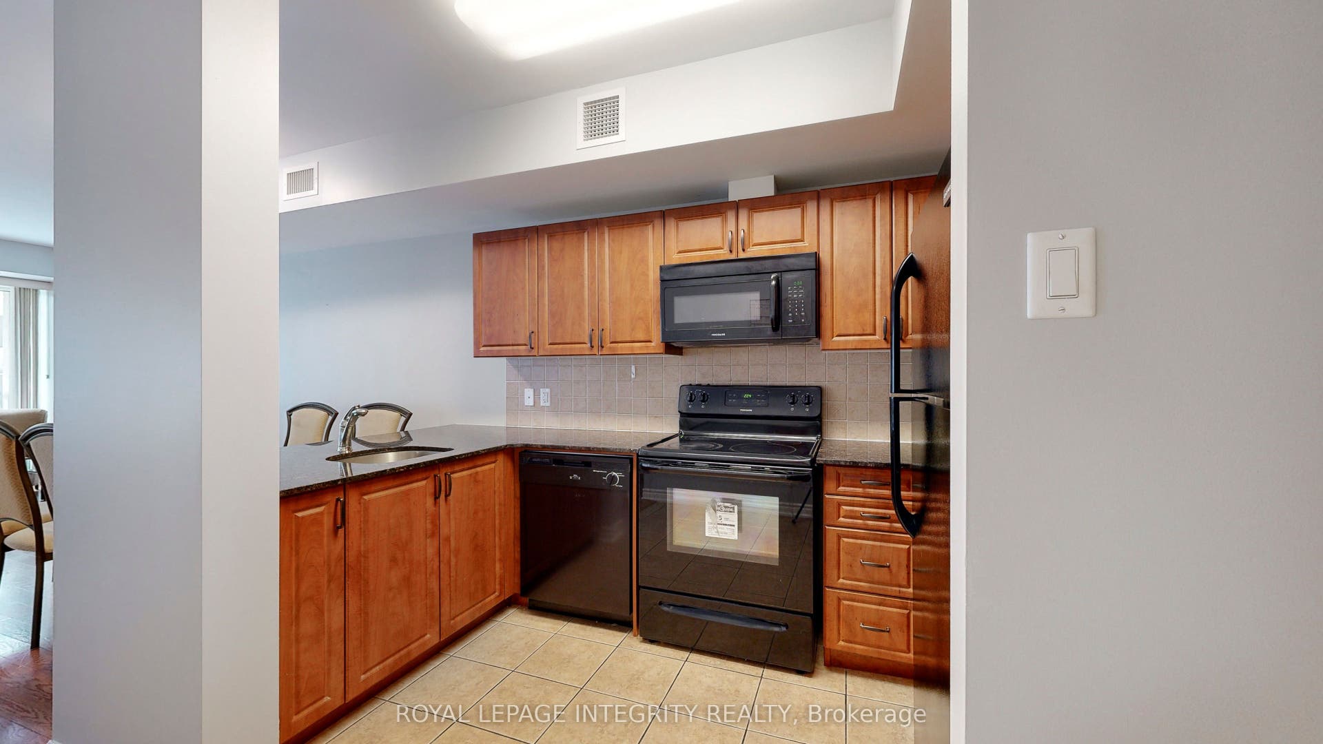 234 Rideau Street, #903, Lower Town - Sandy Hill, Ottawa ON K1N 0A9 234 Rideau Street, #903, Lower Town - Sandy Hill, Ottawa ON K1N 0A9