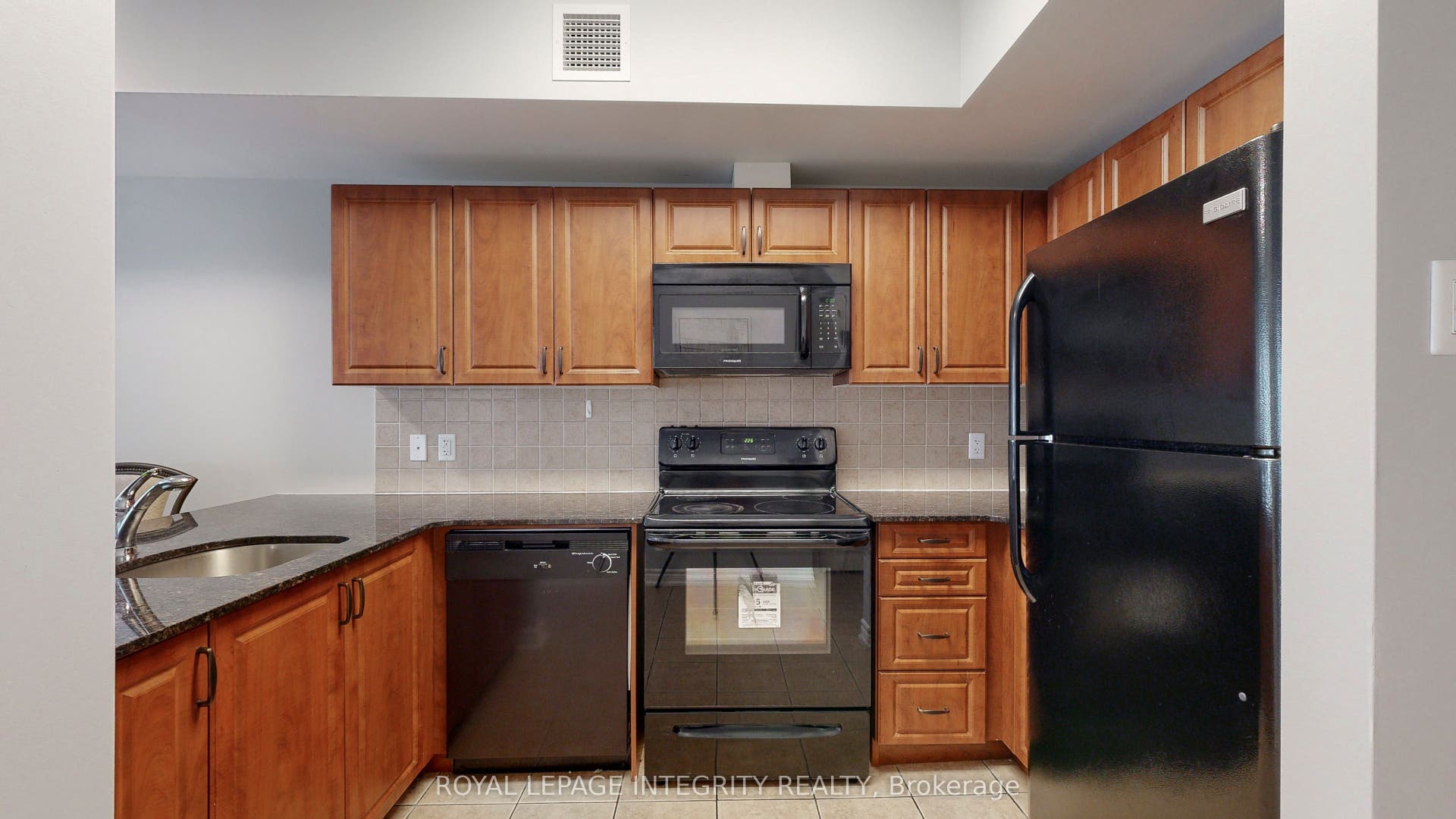234 Rideau Street, #903, Lower Town - Sandy Hill, Ottawa ON K1N 0A9 234 Rideau Street, #903, Lower Town - Sandy Hill, Ottawa ON K1N 0A9