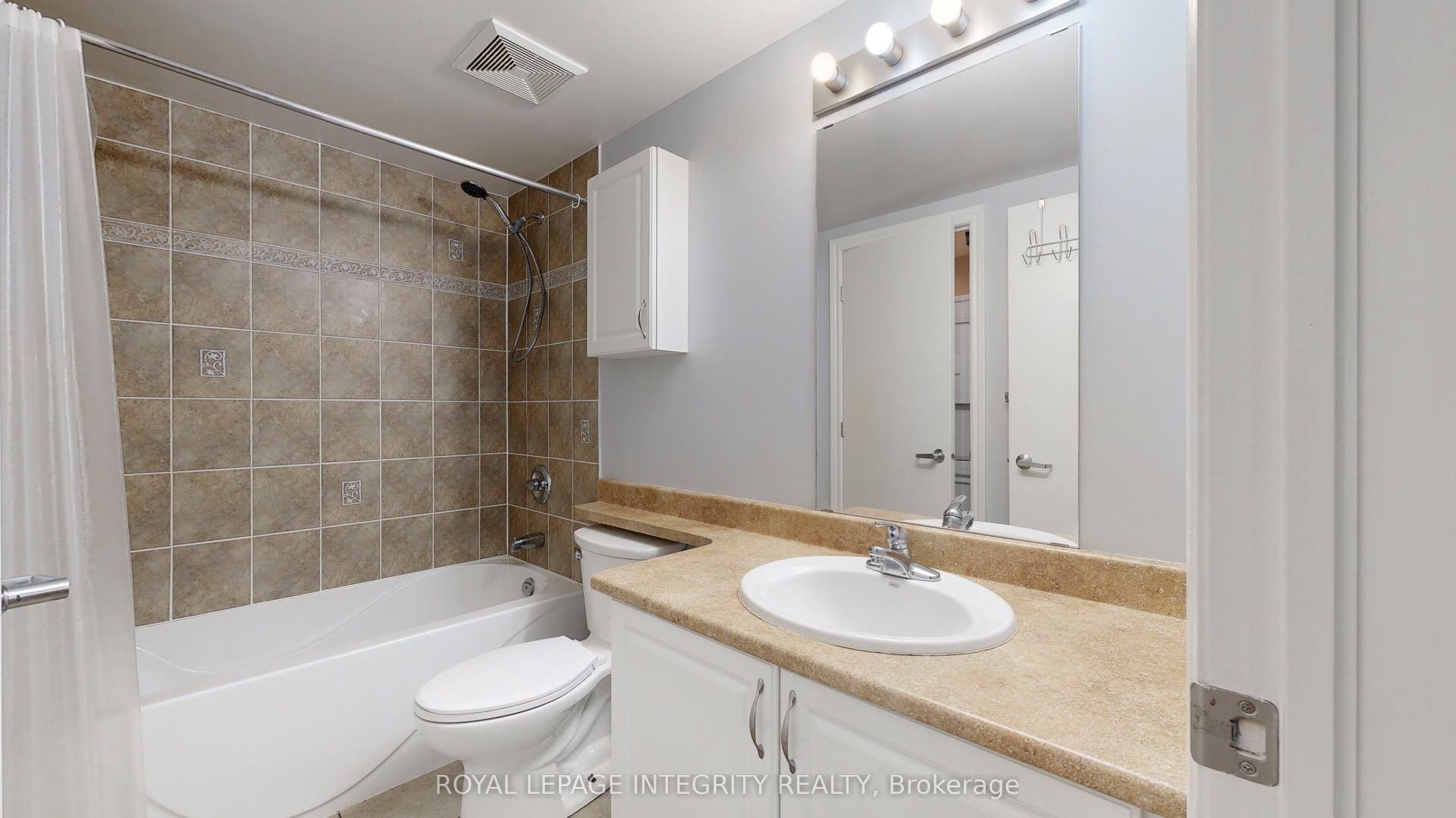 234 Rideau Street, #903, Lower Town - Sandy Hill, Ottawa ON K1N 0A9 234 Rideau Street, #903, Lower Town - Sandy Hill, Ottawa ON K1N 0A9