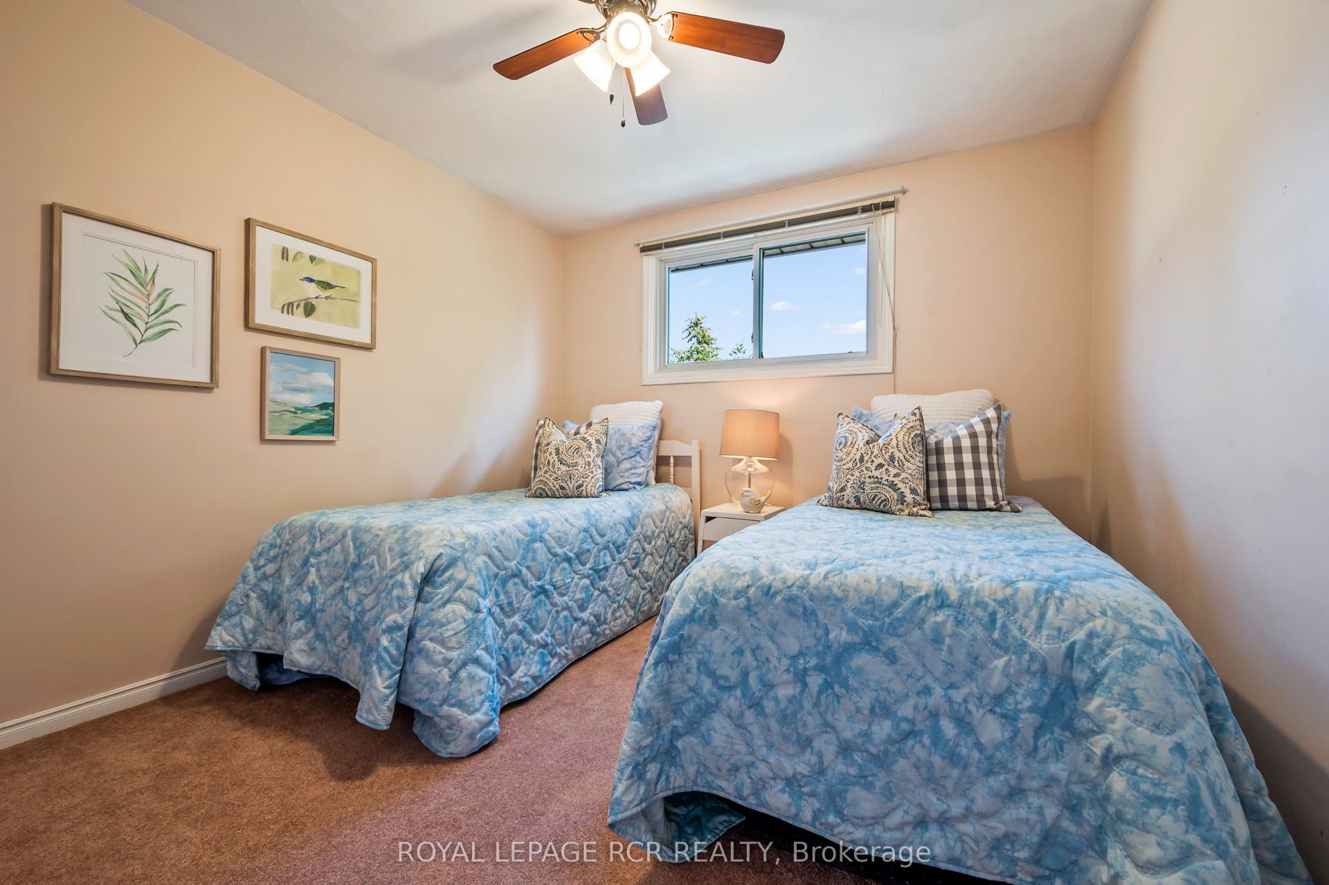 137 White Pine Crescent, Waterloo, Waterloo ON N2V 1B3 137 White Pine Crescent, Waterloo, Waterloo ON N2V 1B3
