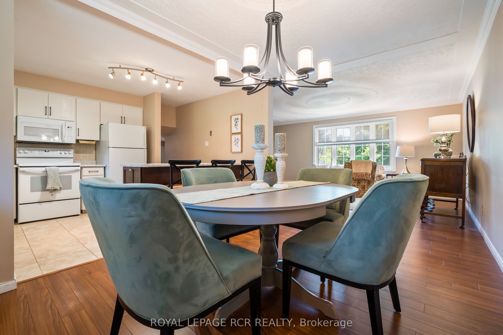137 White Pine Crescent, Waterloo, Waterloo ON N2V 1B3 137 White Pine Crescent, Waterloo, Waterloo ON N2V 1B3