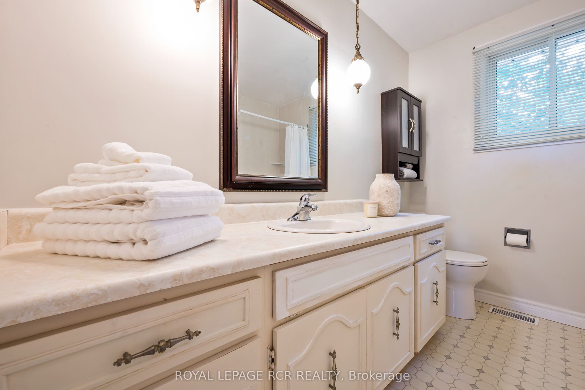 137 White Pine Crescent, Waterloo, Waterloo ON N2V 1B3 137 White Pine Crescent, Waterloo, Waterloo ON N2V 1B3