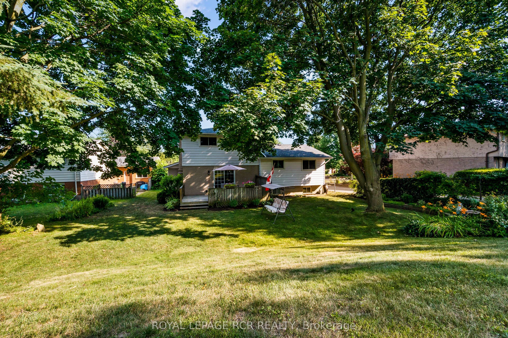 137 White Pine Crescent, Waterloo, Waterloo ON N2V 1B3 137 White Pine Crescent, Waterloo, Waterloo ON N2V 1B3