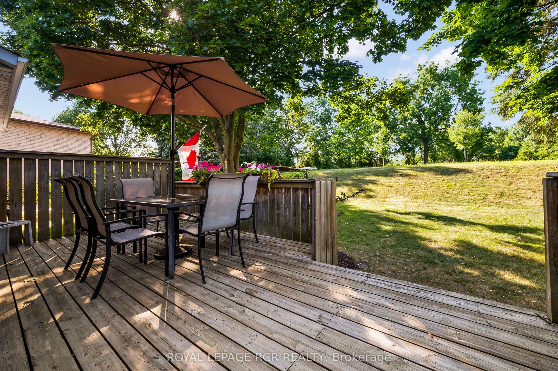 137 White Pine Crescent, Waterloo, Waterloo ON N2V 1B3 137 White Pine Crescent, Waterloo, Waterloo ON N2V 1B3