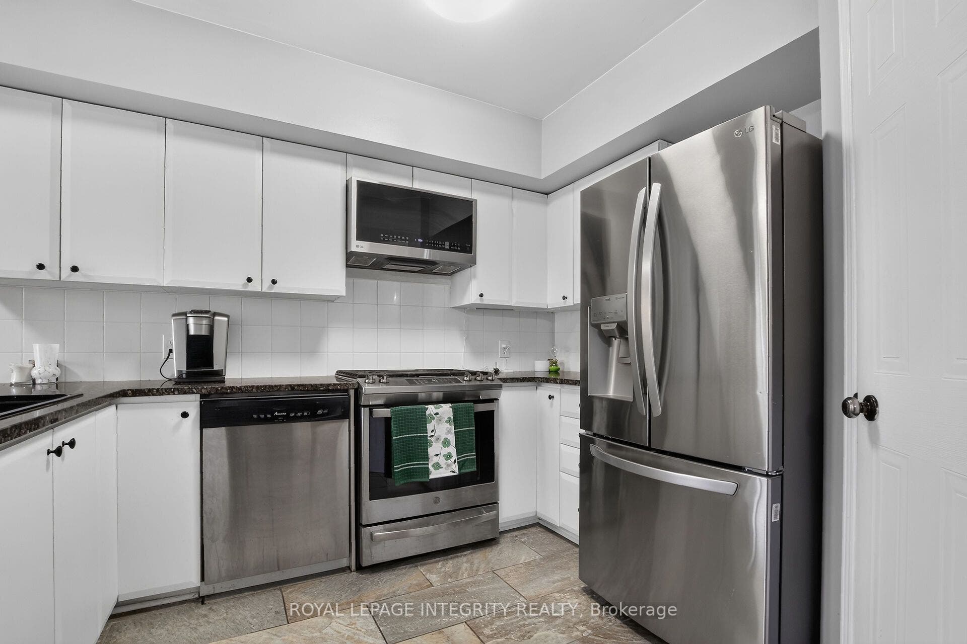 1 Chantilly Gate, Stittsville - Munster - Richmond, Ottawa ON K2S 2B2