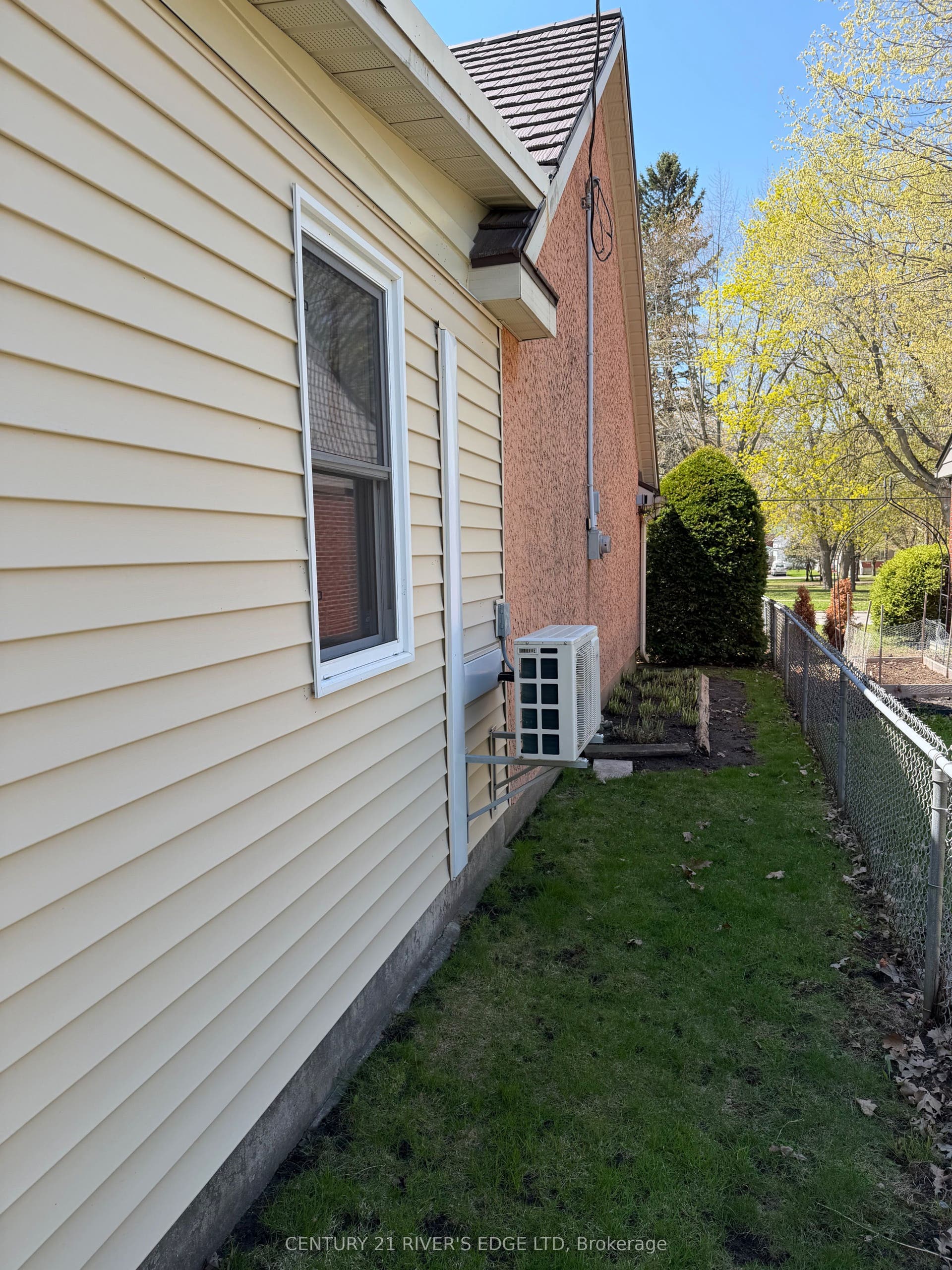 67 North Augusta Road, Brockville, Leeds And Grenville ON K6V 2X7