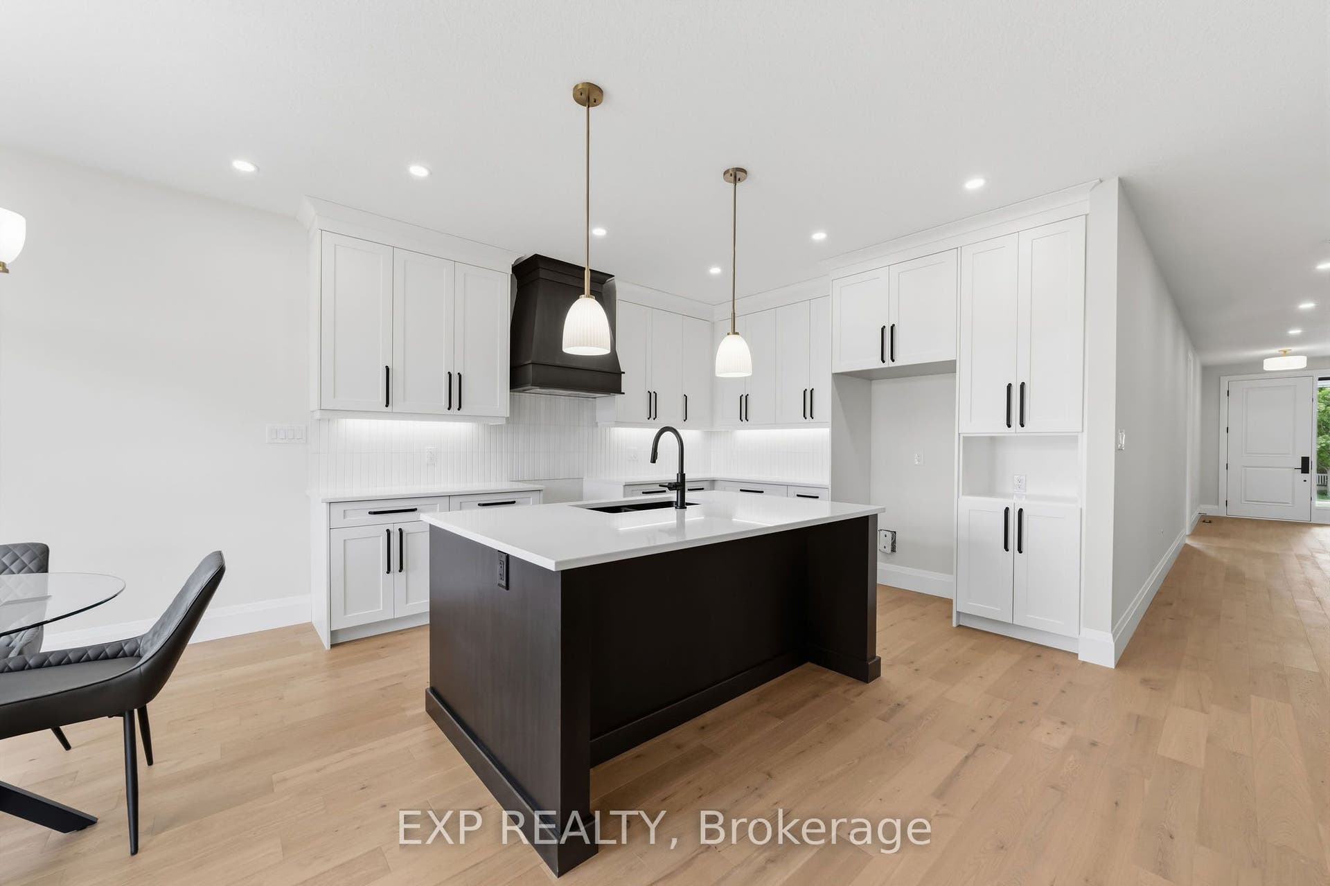 404 Erie Street, Warwick, Lambton ON N0M 2S0